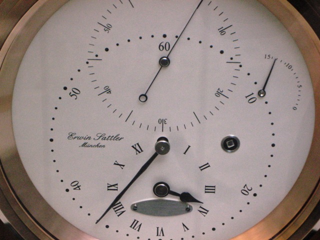 Reloj en un escaparate de la Grand Rue de Geneve (foto V-M)